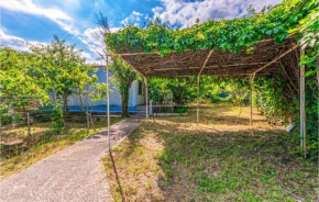 2 Bedroom Stunning Home In Pakostane